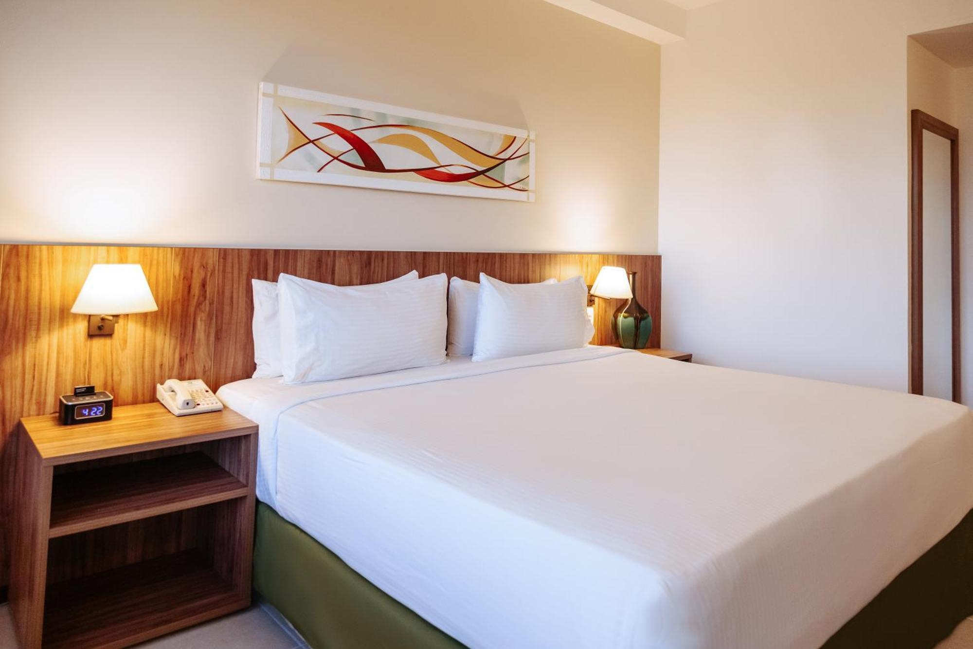 Standard King Room - Accessible,1453102726:JPEG